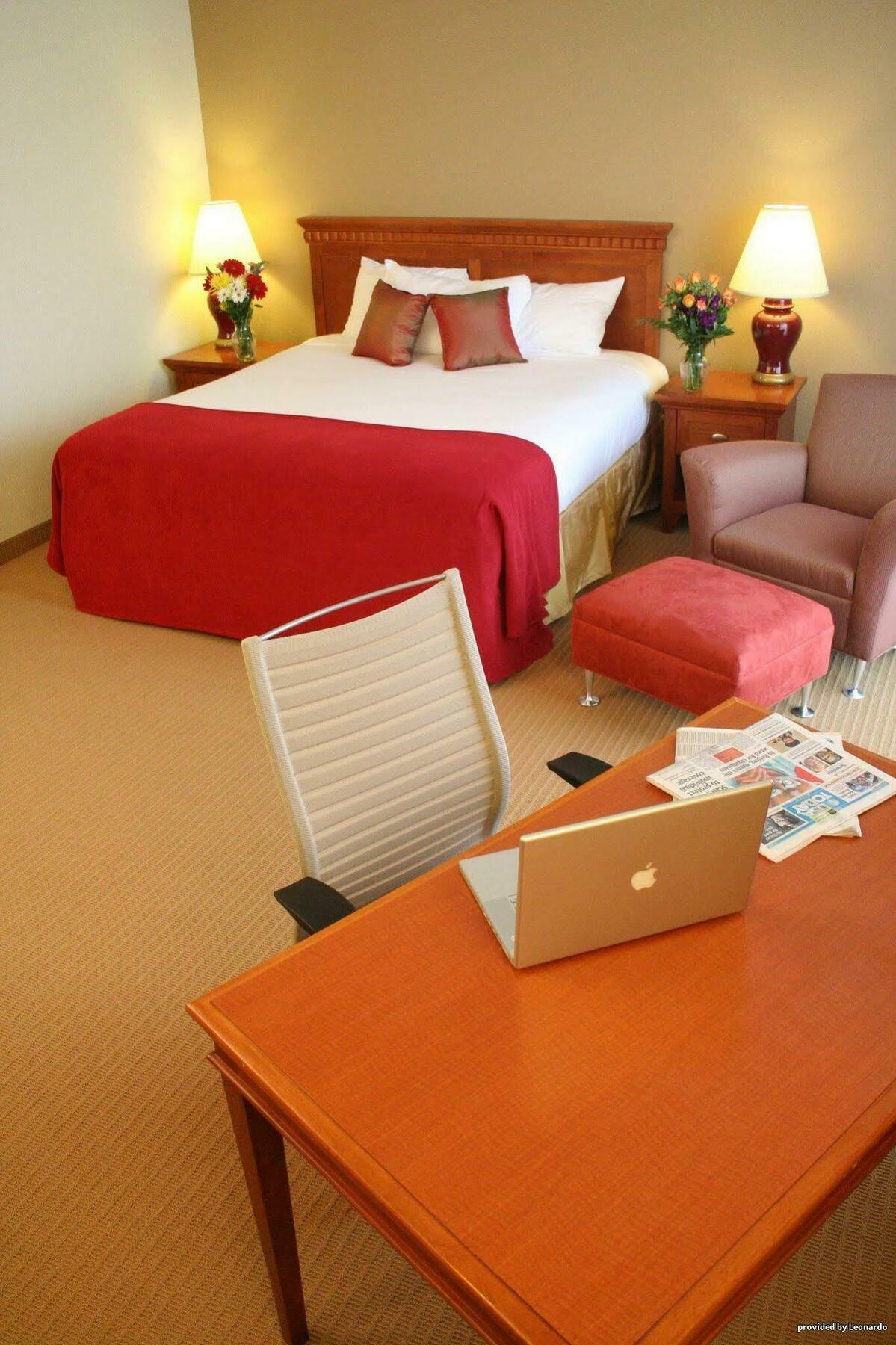 Western Bayside Hotel 3*